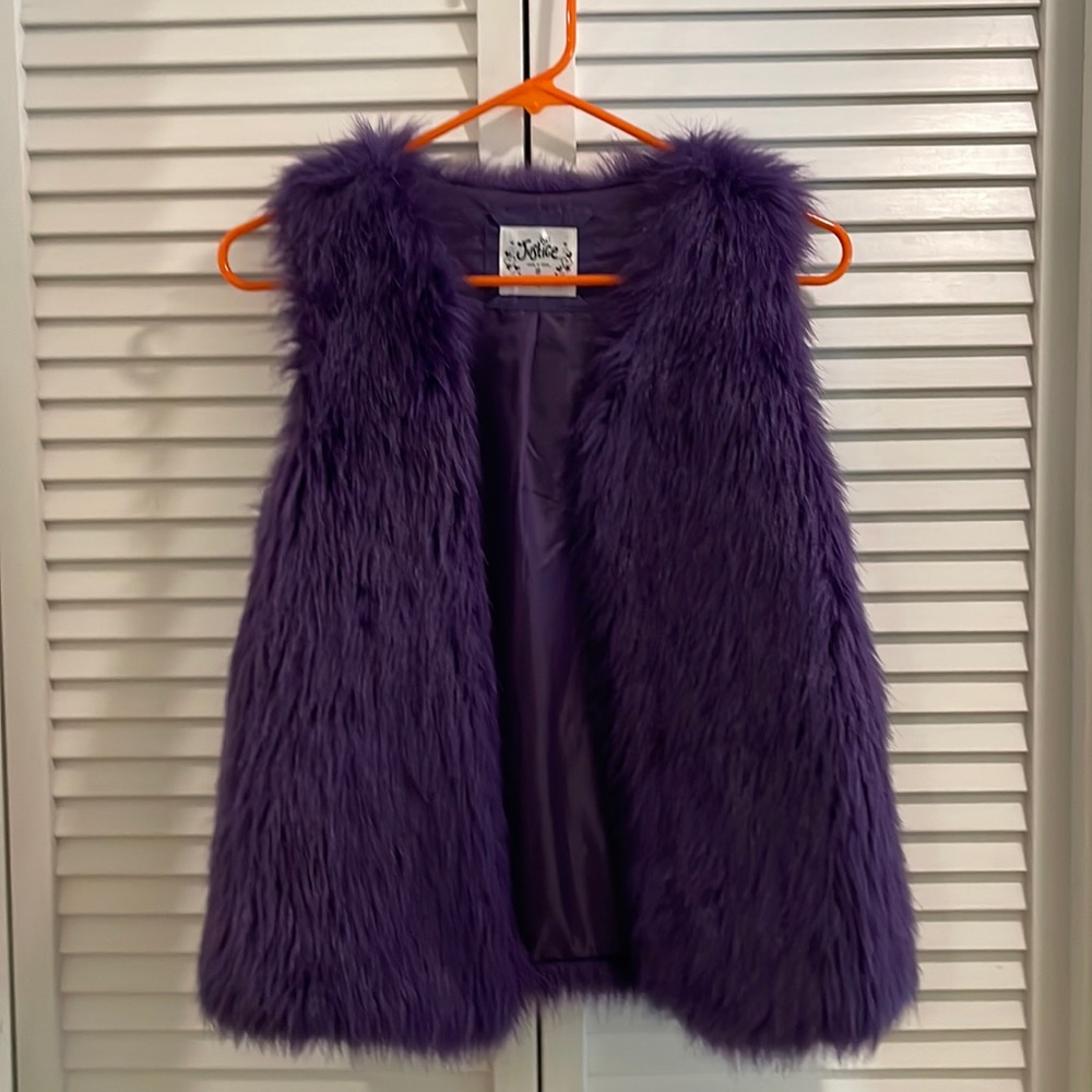 Fuzzy purple sweater vest Size Medium